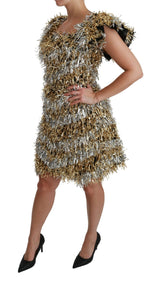 Elegante mini vestido de turno plateado en capas de plata