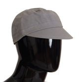 Elegante cappuccio di giornali grigio - accessorio classico