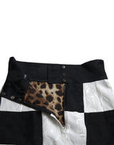 Κομψή μίνι φούστα μέσης υψηλής μέσης