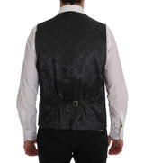 Elegante gilet a strisce grigie.