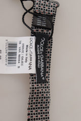 Elegante cravatta di seta nera