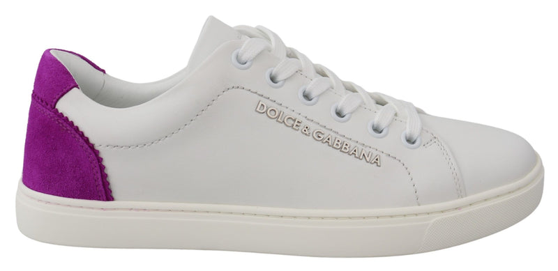 Zapatillas de deporte de cuero blanco elegantes con acentos morados