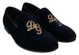 Elegantes mocasines bordados azules