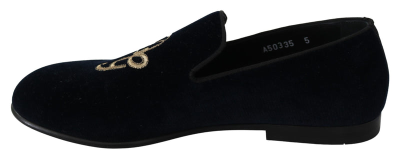 Elegantes mocasines bordados azules