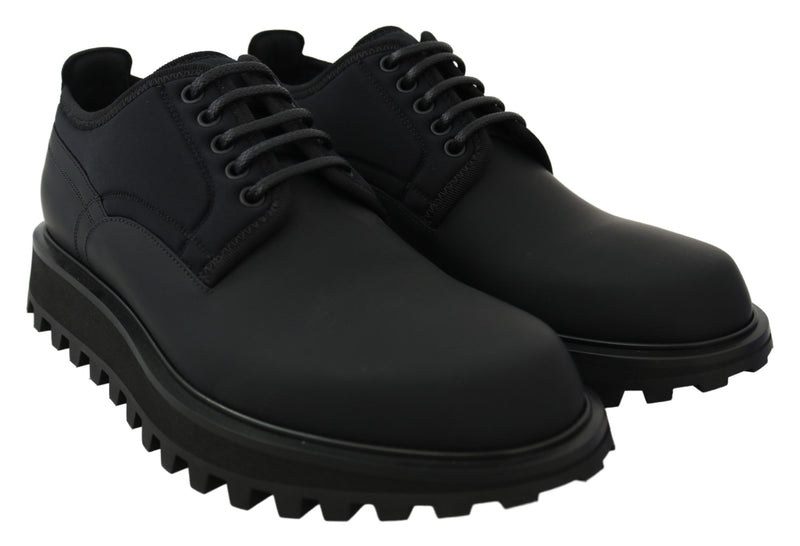 Elegantes zapatos de derby de piel de ternero negro