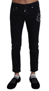 Elegantes jeans negros delgados con bordados