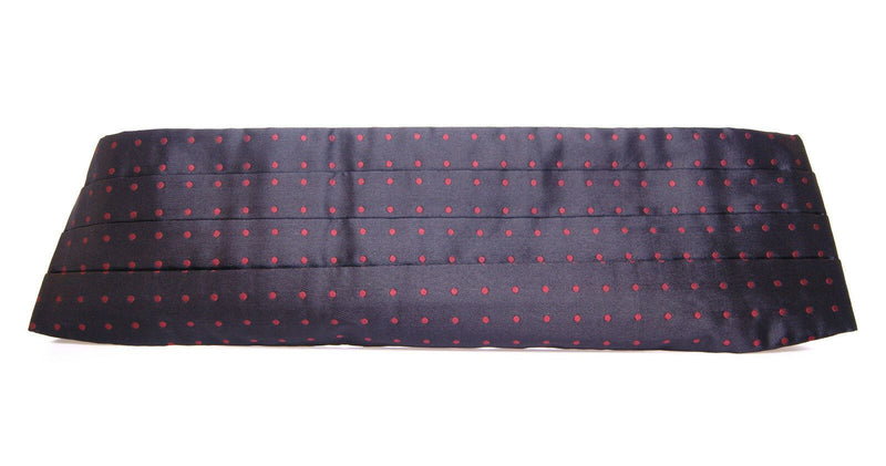 Elegante seda negra cummerbund con lunares rojos