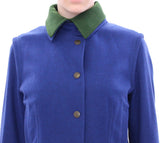 Elegante chaqueta de lana azul con collar extraíble