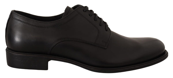 Eleganti scarpe formali del derby nero