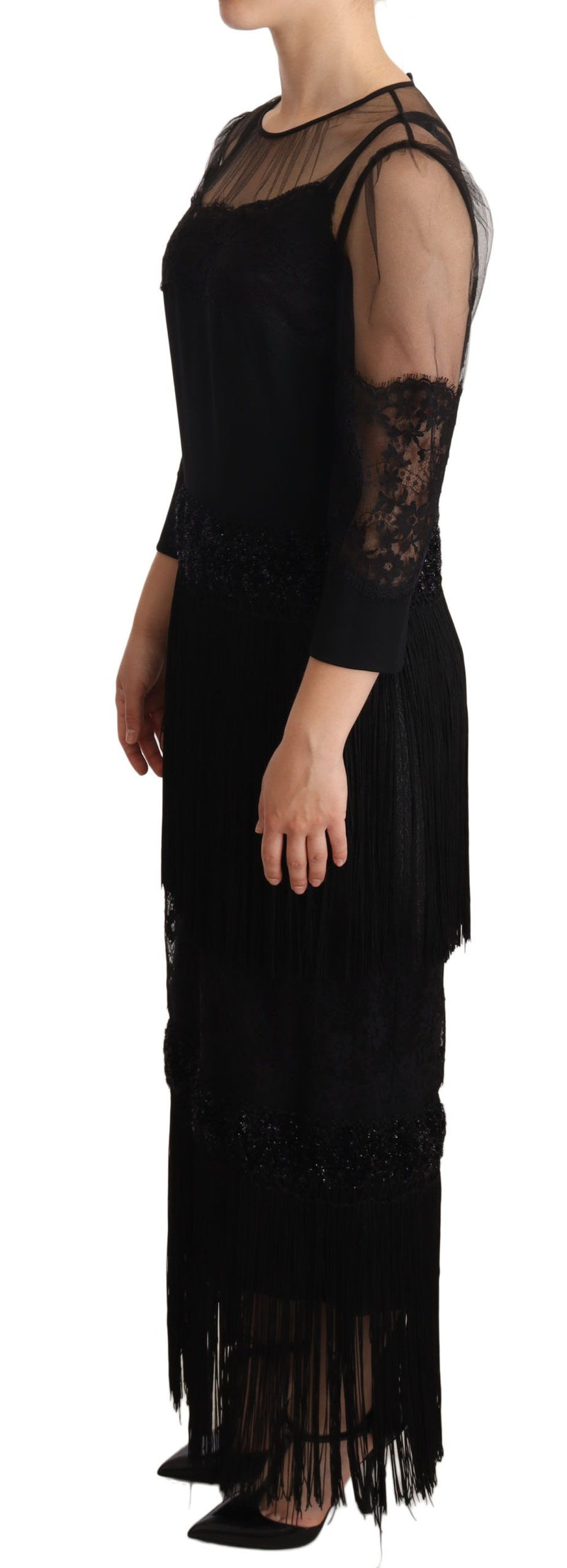 Elegante vestido de encaje midi en negro