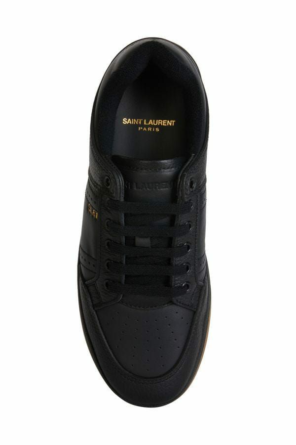 Elegantes zapatillas de cuero negro negro