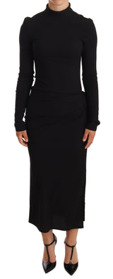 Elegantes schwarzes Rollkragenpullover -Kleid