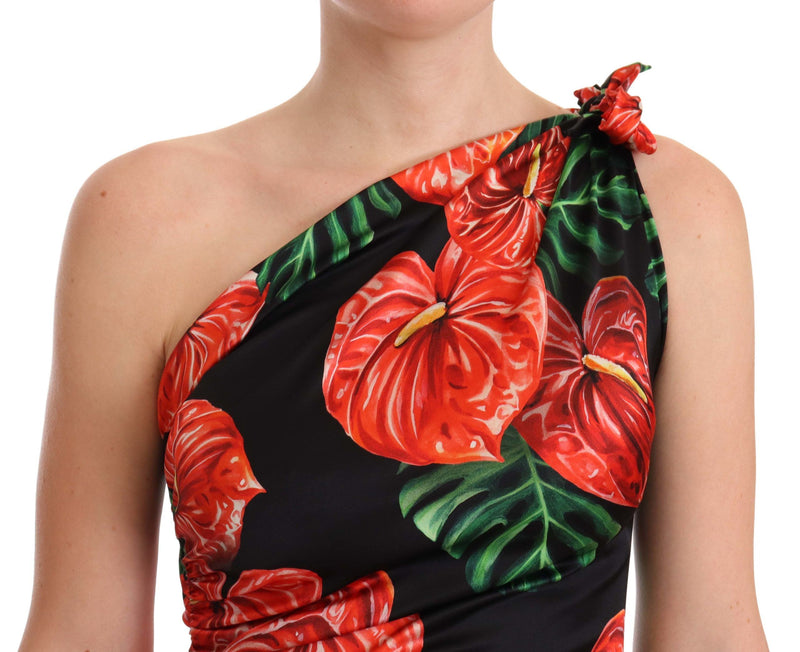 Robe drapée de soie florale élégante