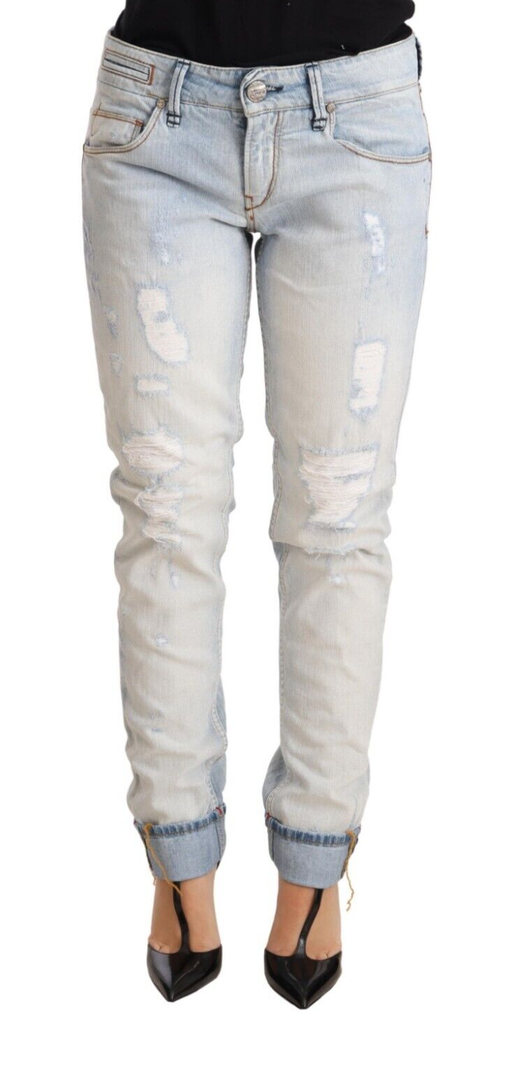 Chic jeans de mezclilla doblada azul claro