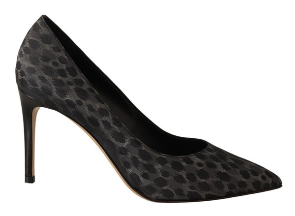 Elegantes tacones de cuero con estampado de leopardo negro