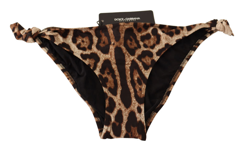 Elegante fondo bikini con stampa leopardata