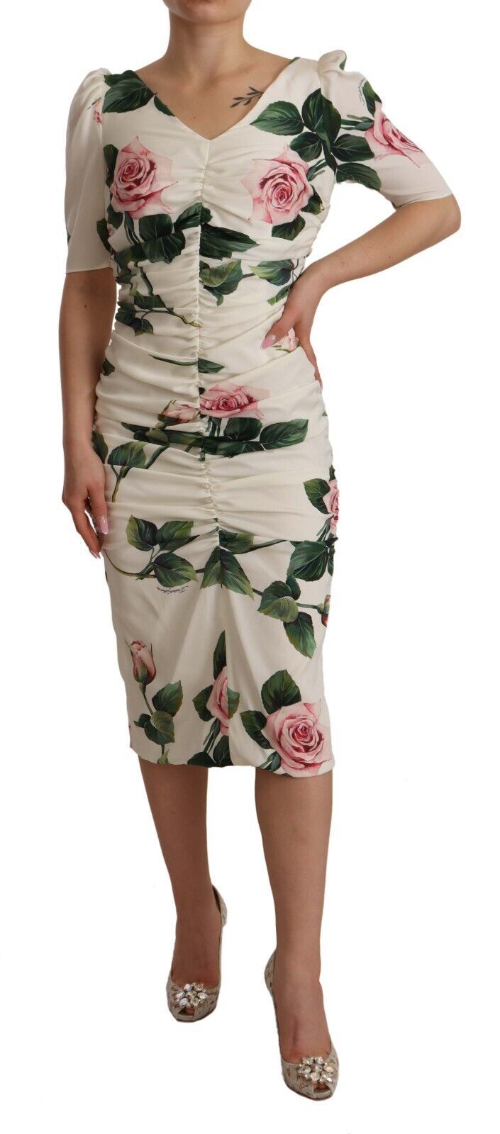 Elegantes weißes Blumenscheidekleid