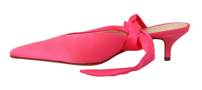 Tacones de gatito rosa elegantes para noches elegantes