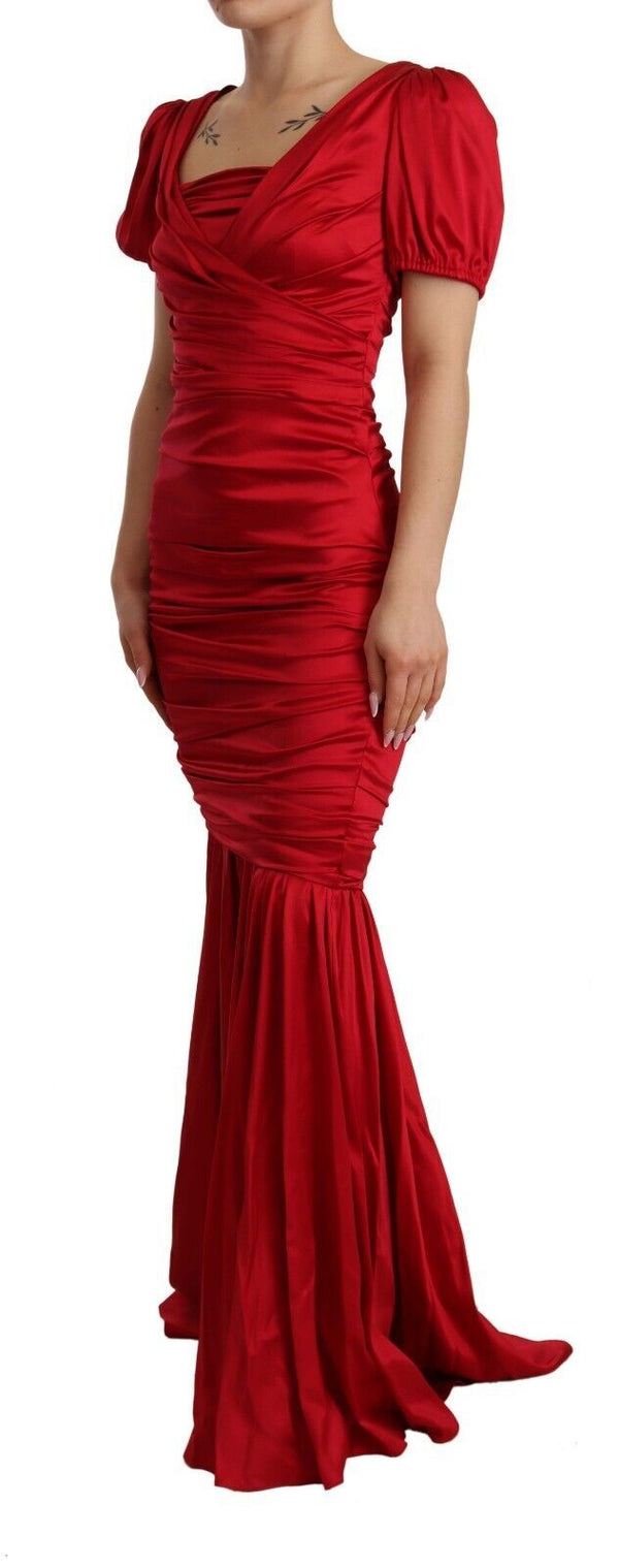 Vestido de sirena estirle de seda roja elegante