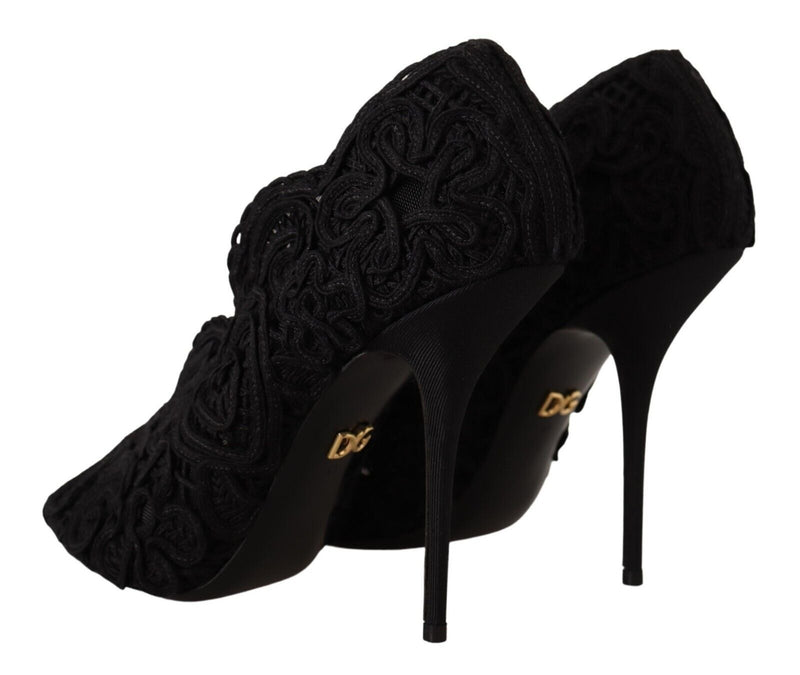 Elegantes tacones de aguja de encaje negro