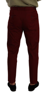 Eleganti chino di abito rosso scuro per uomini