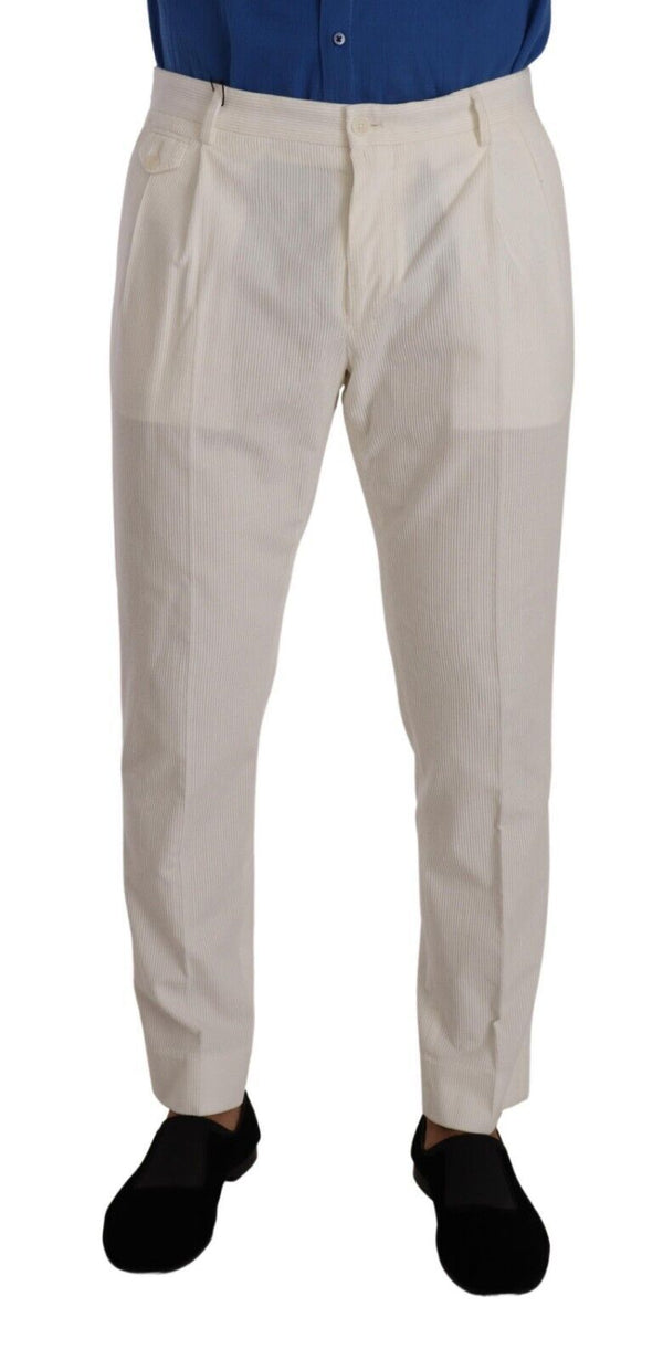 Elegantes pantalones de pana cónicos en blanco