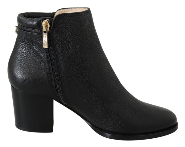 Elegantes botas de tacón de cuero negro