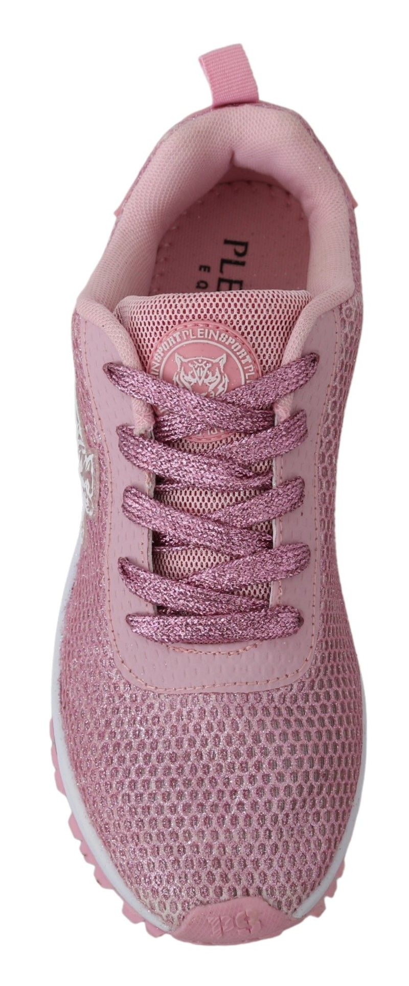 Sneaker chic in polvere rosa ad artigianato