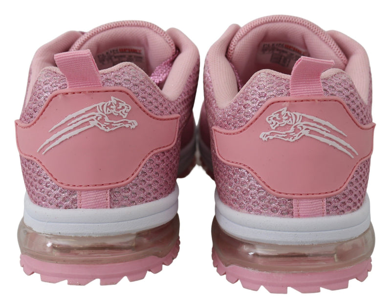 Sneaker chic in polvere rosa ad artigianato