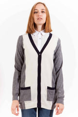 Cardigan chic grigio di lana grigia