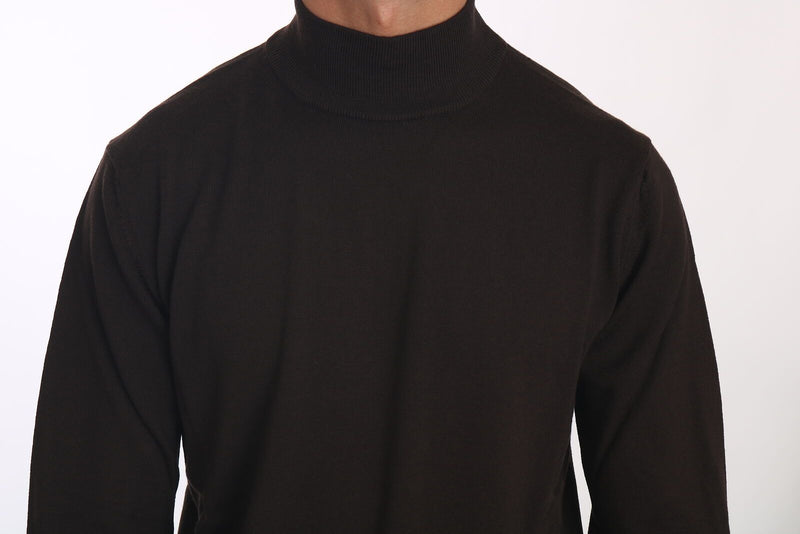 Eleganter brauner jungfräulicher Wollpullover