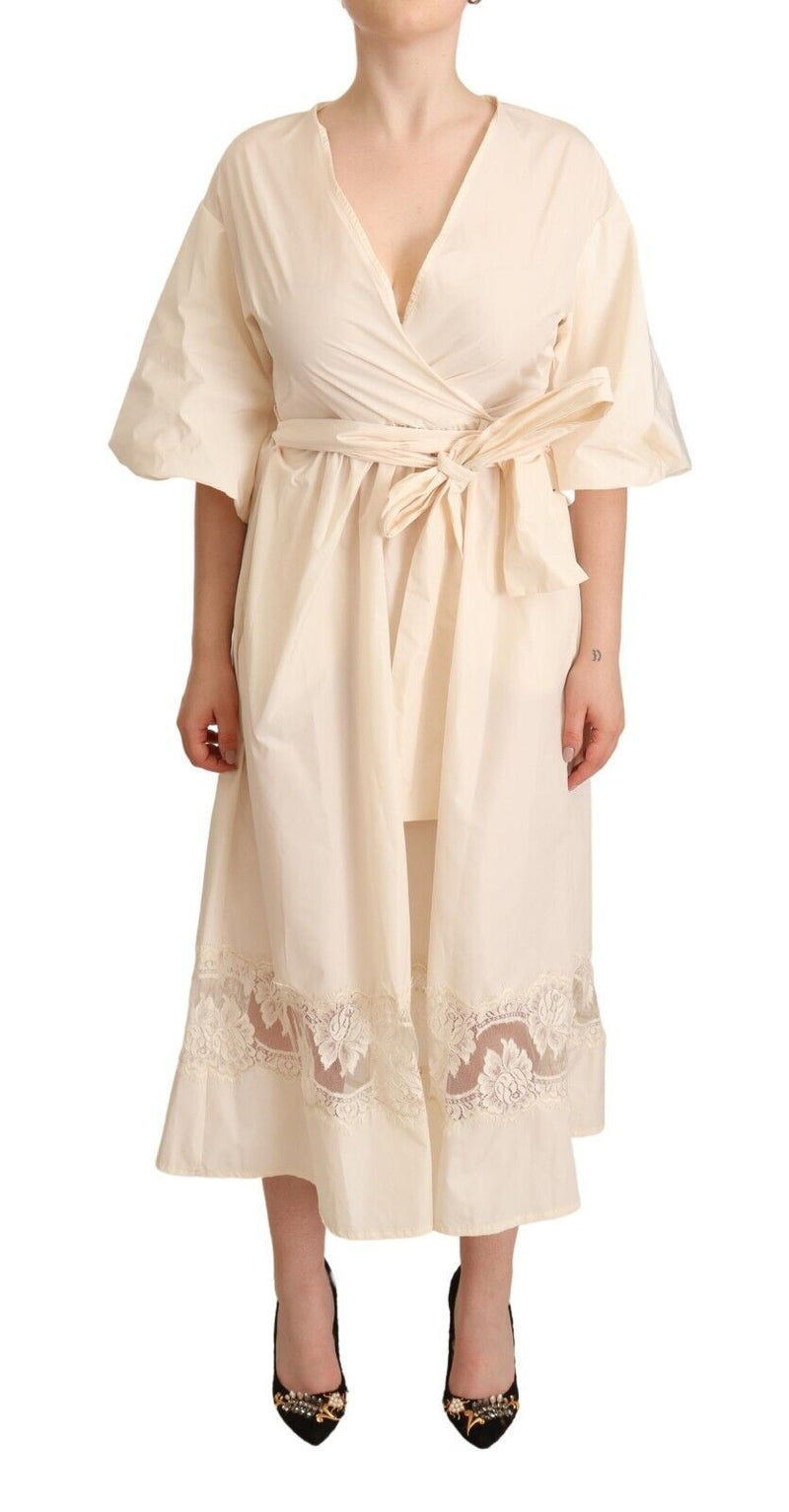 Élégant robe enveloppante en blanc maxi blanc