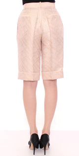 Brocade beige exclusif au-dessus des shorts de genoux