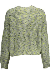 Pull brodé vert avec des accents contrastés