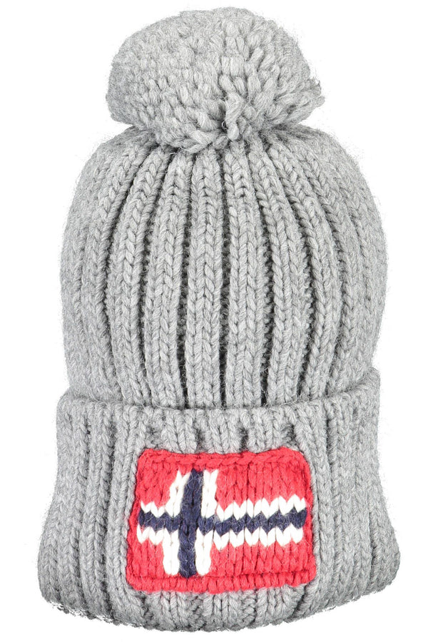 Gorro de invierno con acento de pompones