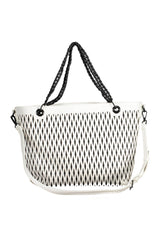 Bolso de hombro con mango de cadena blanca y elegante