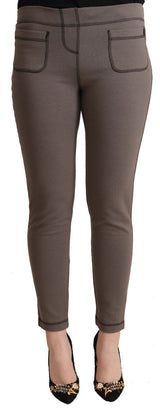 Pantaloni magri grigio grigio chic per stile sofisticato