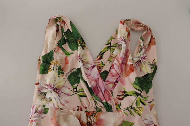 Robe enveloppe de soie florale élégante