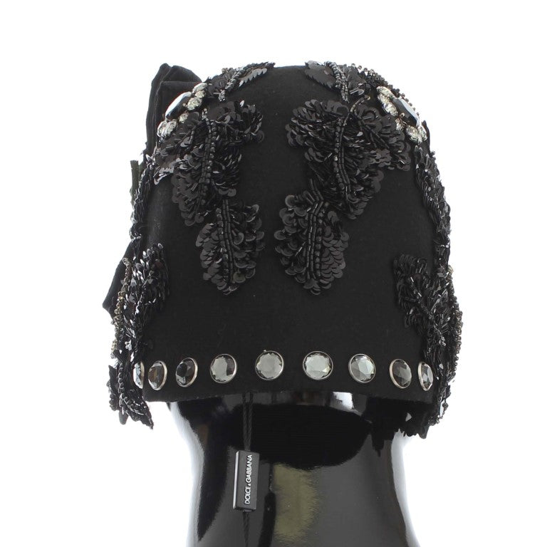 Élégant chapeau de cloche noire à cristal noir