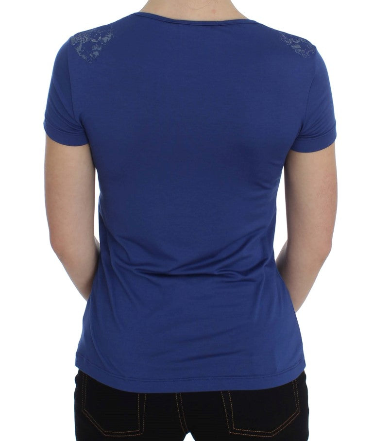 Elegante camiseta de cuello de la tripulación azul con detalle del logotipo