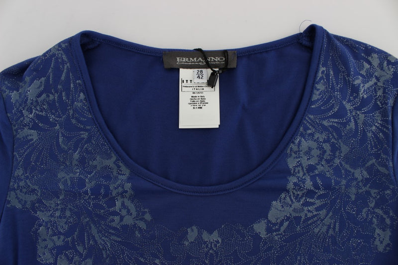 Elegante camiseta de cuello de la tripulación azul con detalle del logotipo