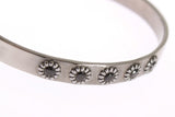 Chic Nialaya Silver Cz Bangle para ella