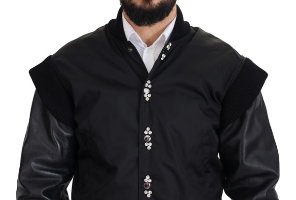 Elegante chaqueta de bombardero cubierta de cristal negro