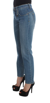 Jeans bleus chic slim fit pour la femme moderne