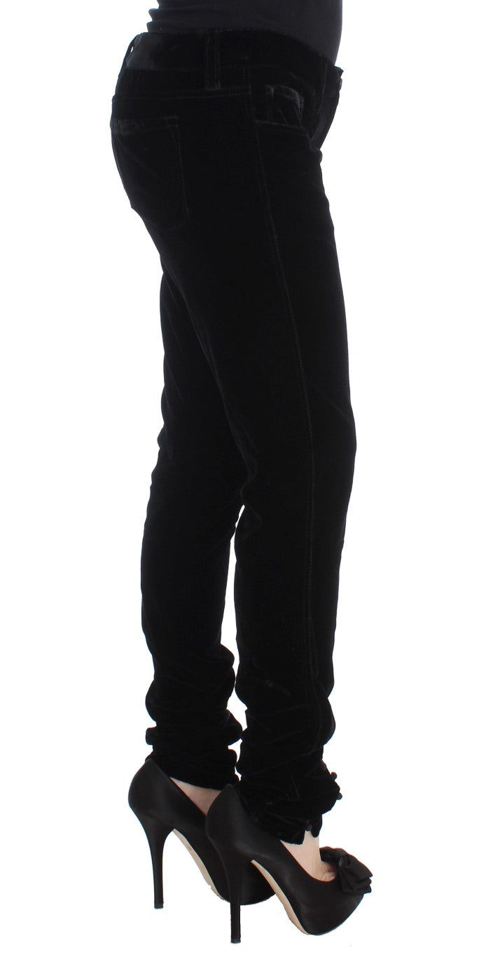 Elegantes pantalones negros delgados