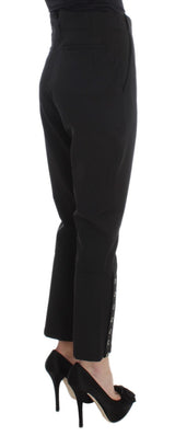 Elegantes pantalones capri recortados en negro