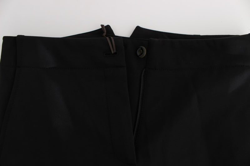 Eleganti pantaloni capri ritagliati in nero