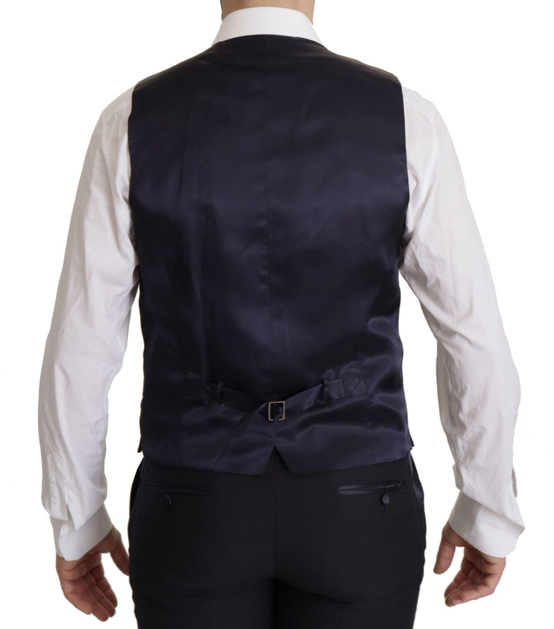 Elegante traje negro de lana de tres piezas