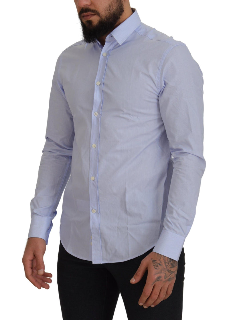 Elegante camicia in abito azzurro