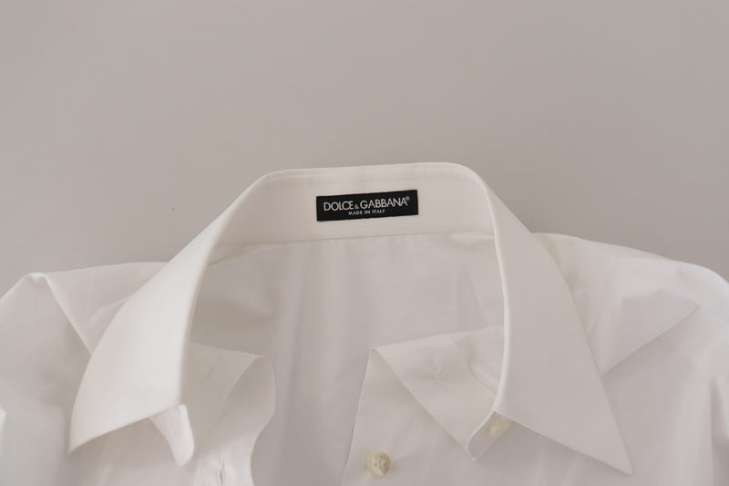 Chemise boutonnée en coton blanc élégant